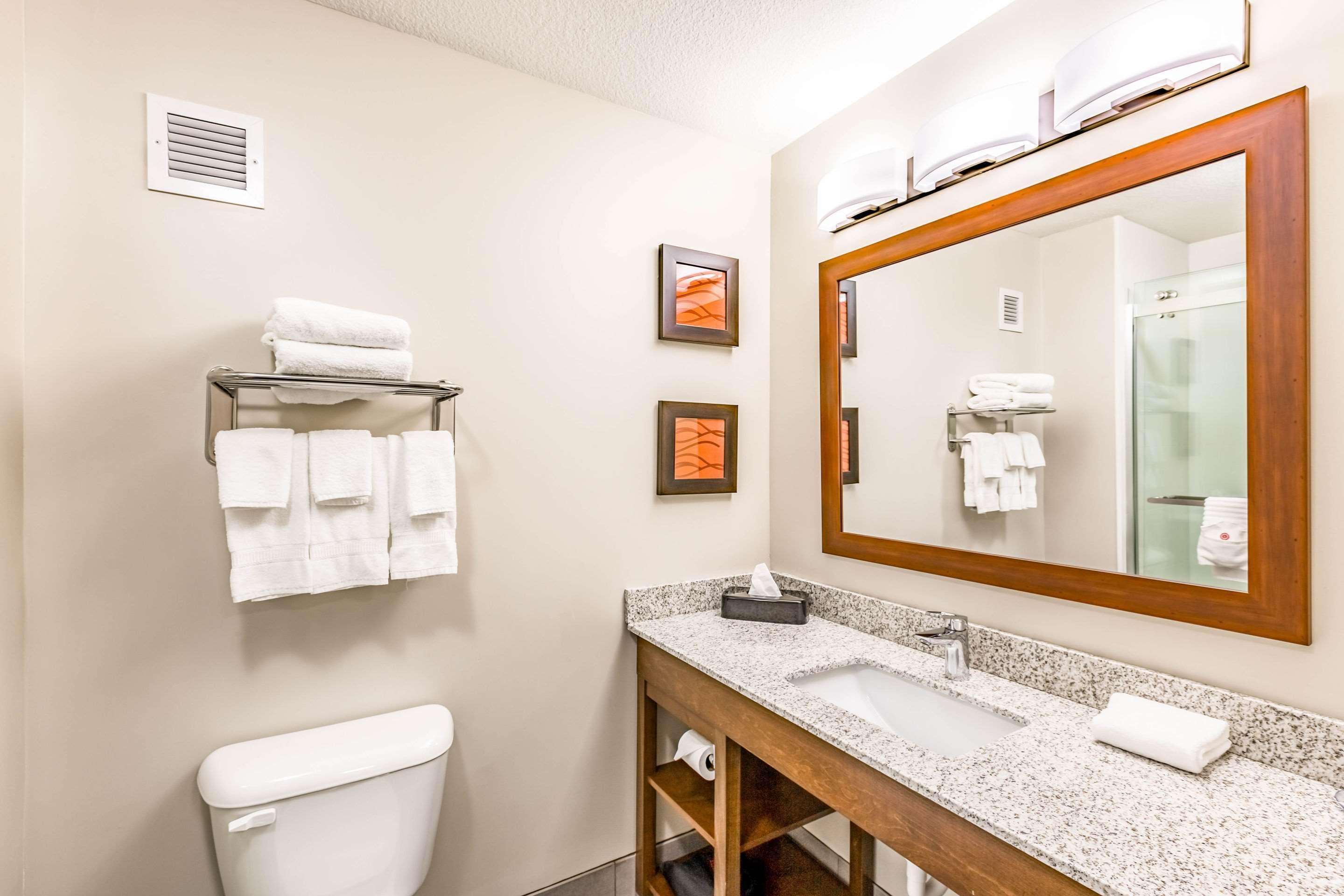 Comfort Inn Altoona-Des Moines מראה חיצוני תמונה