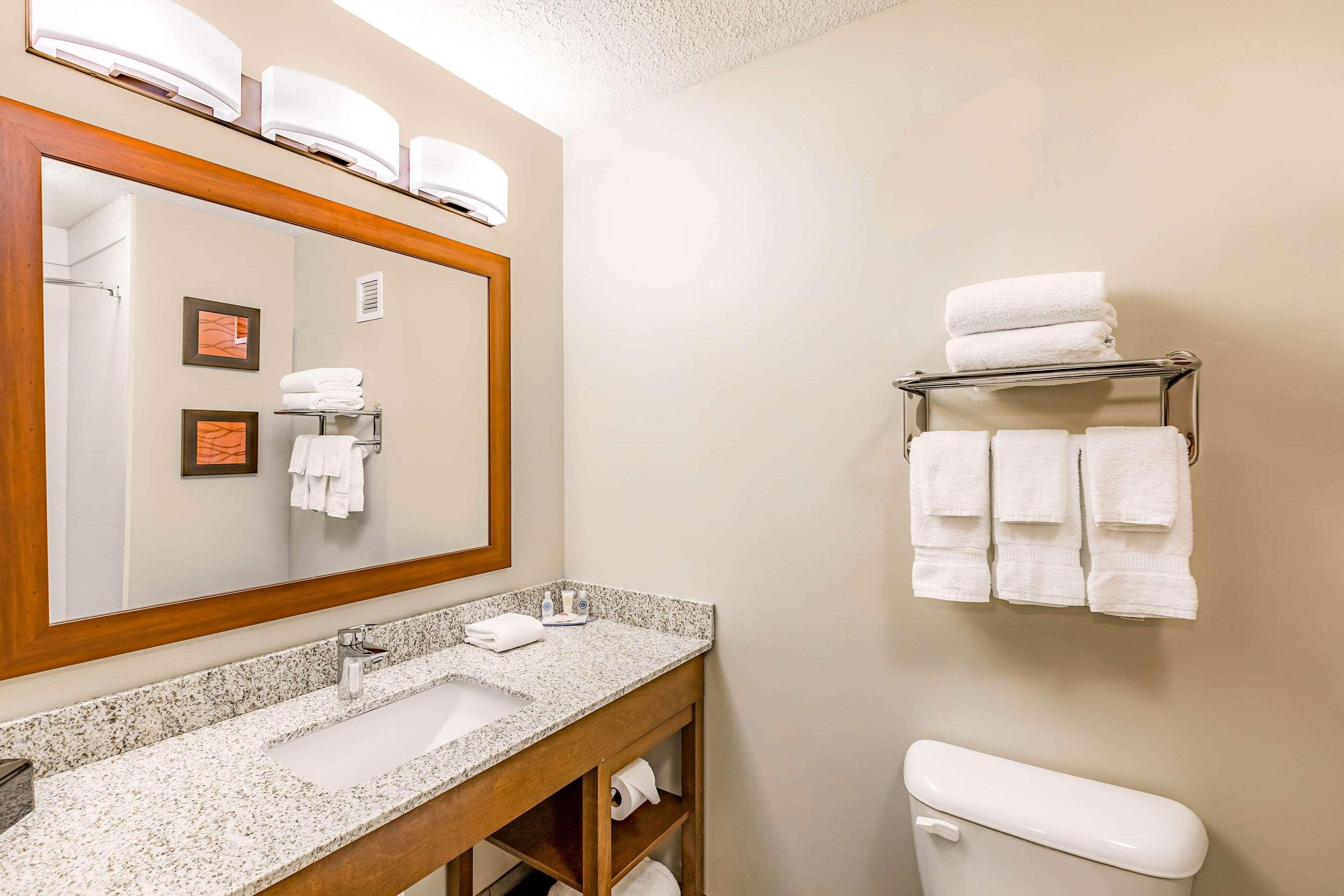 Comfort Inn Altoona-Des Moines מראה חיצוני תמונה
